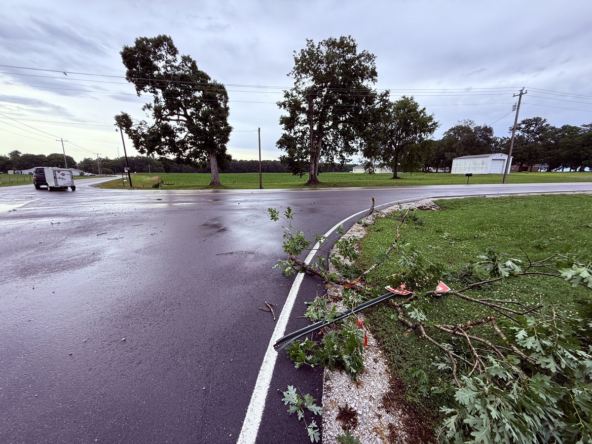 HBlackWeather's tweet photo. damage seems to stretch from snake/shaw down to around “Geezburger” https://t.co/QZdvWUsRTk