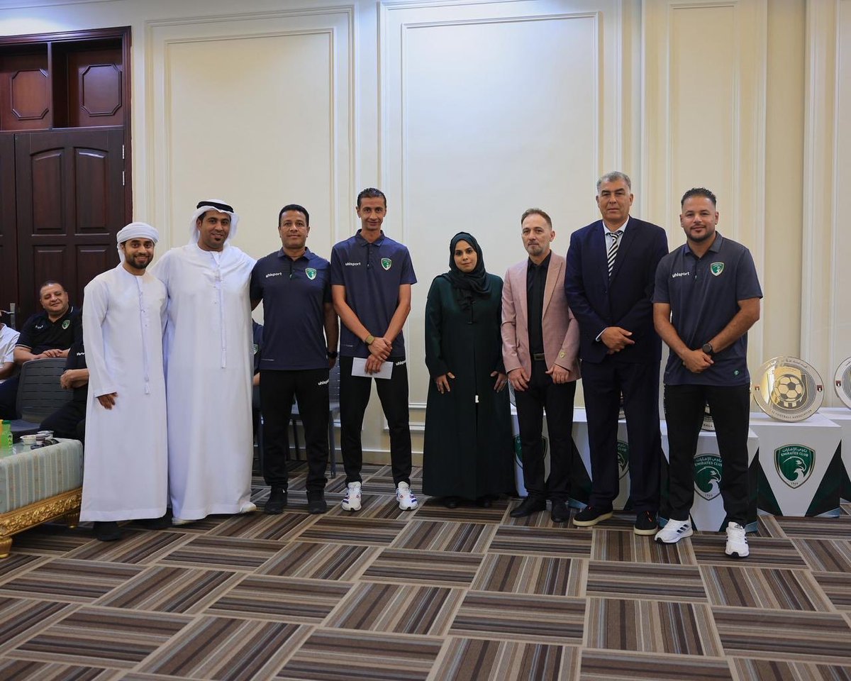 Emirates_FC's tweet photo. نادي الإمارات يكرم أجهزته الإدارية والفنية والطبية أصحاب الإنجازات في ختام الموسم الرياضي

أقام نادي الإمارات احتفالية خاصة لتكريم الأجهزة الإدارية والفنية والطبية التي أسهمت في تحقيق الإنجازات والبطولات خلال الموسم الرياضي الحالي. https://t.co/N8PhfQanYs