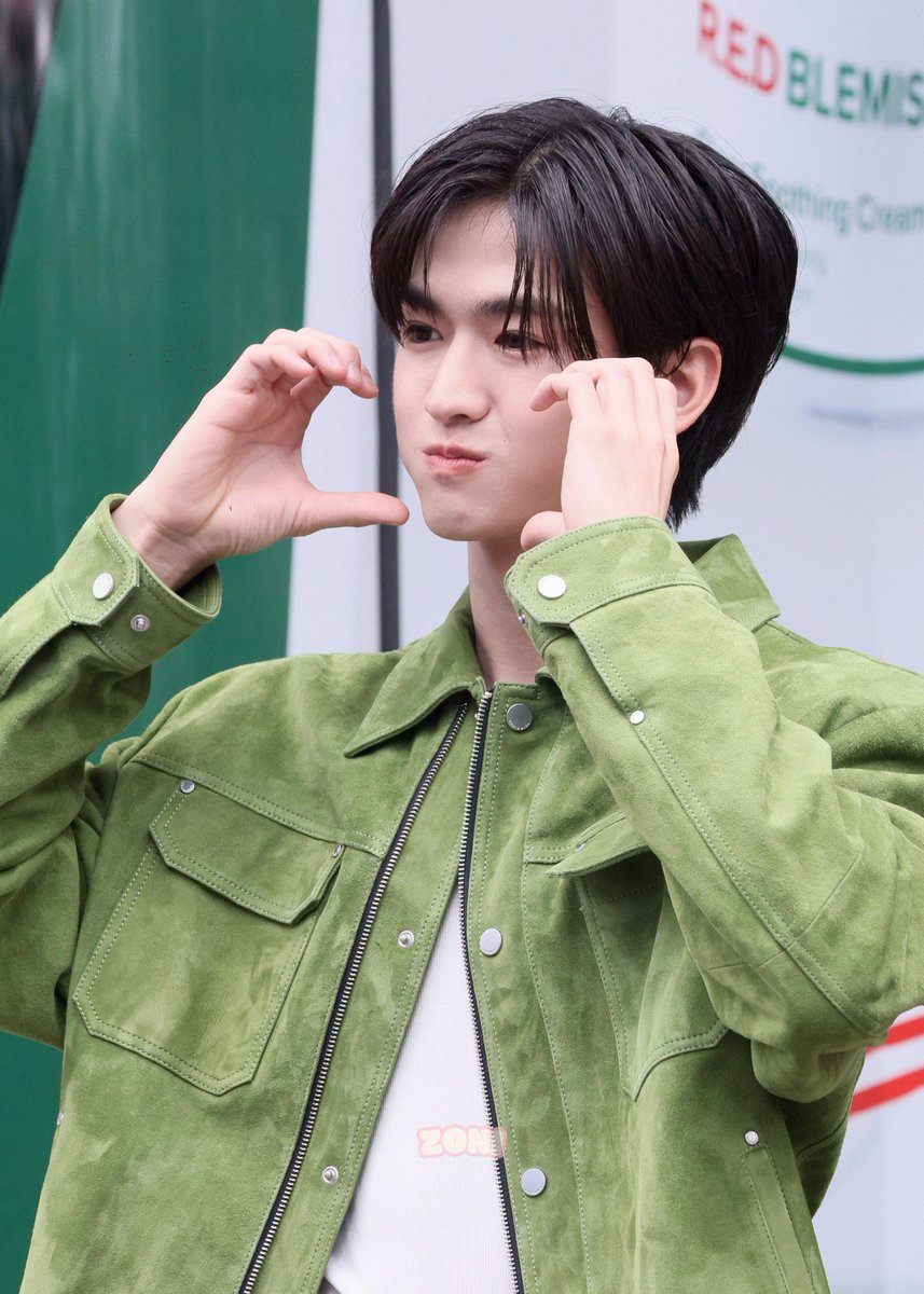 z0nis5's tweet photo. 260601 😙🫳🏻

@Jinwookkimjin 
#JINWOOKkim #김진욱
#discoverdrgxJINWOOK
#BUSbecauseofyouishine https://t.co/TARESSiDGe