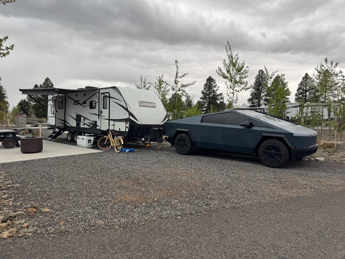 LakeJoey's tweet photo. @DaveMattson @cybrtrkguy I have a 32 ft trailer that I still use weight distribution hitch; but with the better payload and air suspension, is it fine without it?  that would save some time unhitching. https://t.co/LienhA32aQ
