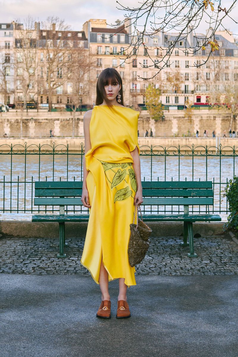 muglare's tweet photo. Wearing Dior Pre-Fall 2026 by Jonathan Anderson of course https://t.co/u1FNuwrGVy
