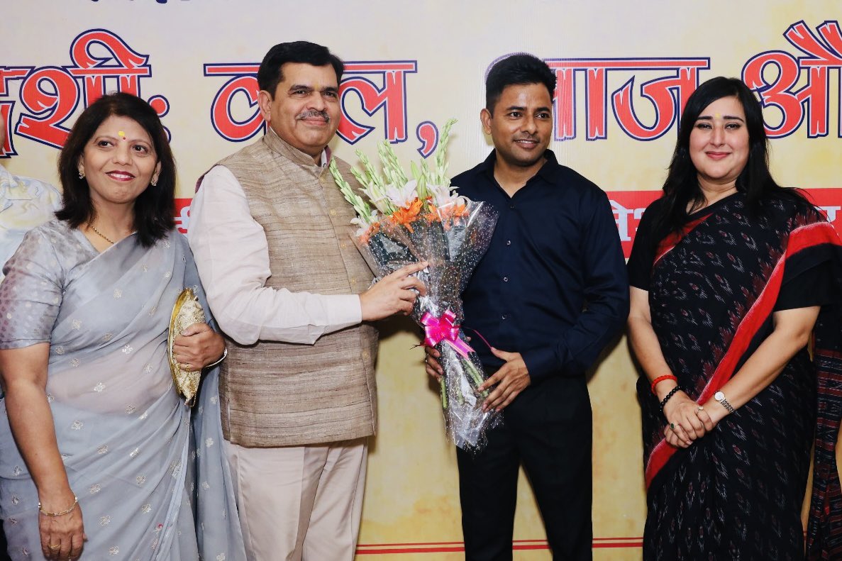 chandpc123's tweet photo. Warmest birthday wishes to an extraordinary mentor, a renowned economist, and above all, a remarkable human being, Prof. @ashwani_mahajan Sir.
I am especially grateful for your mentorship. Your guidance, encouragement, and example have helped me become a better professional and, more importantly, a better person. 

Sir, wishing you many more years of impactful contributions, personal fulfillment, and joy.