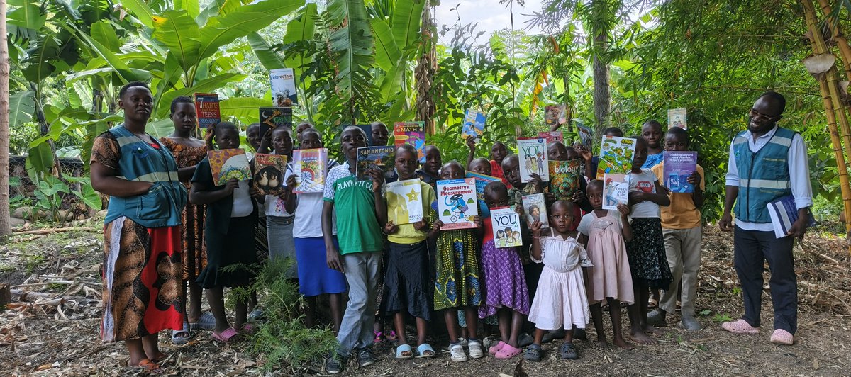 Gosafo_ug's tweet photo. Opening books, opening minds!
There is nothing quite like the energy of gathering together with the incredible children in our care. In this moment, they are proudly holding the books we regularly read together during our literacy and mentorship sessions. https://t.co/ZzRzxJM7Nm
