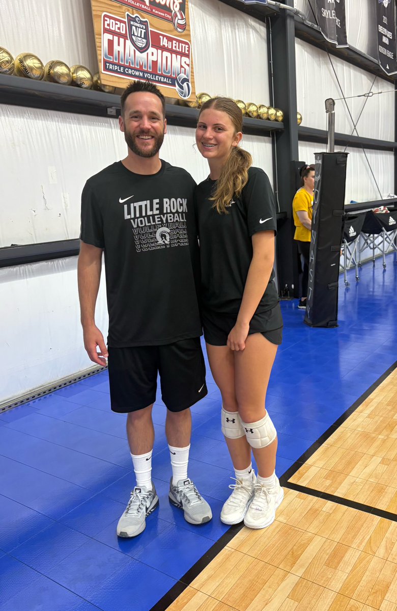 liz_deeter13's tweet photo. Had a great camp to start off my summer with! @ToddC_GoCards @LouisvilleVB @USCVolleyball15 @littlerock @Vol_VBall @BaylorVBall @KUVolleyball https://t.co/N8EMKYMvaY