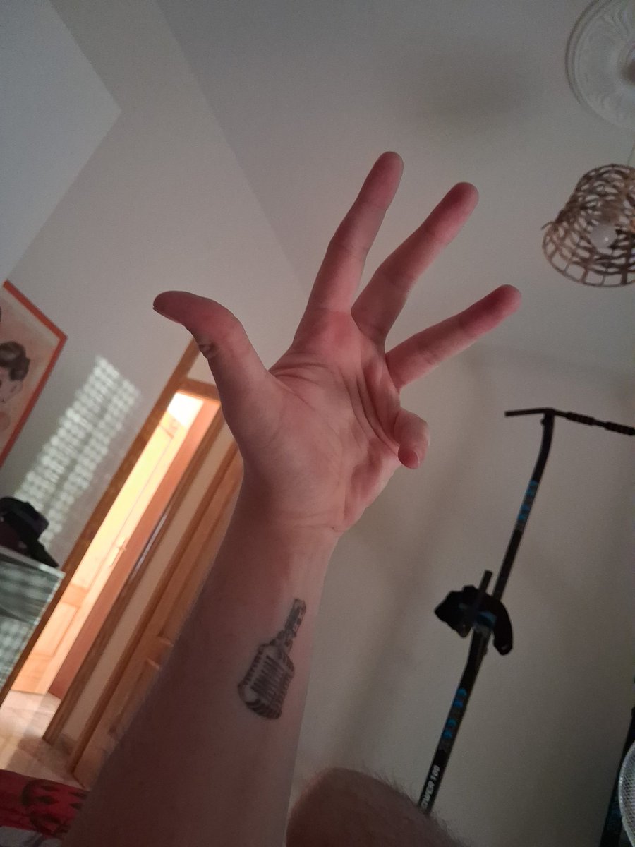 chamamc1's tweet photo. @_SpOwOky Illo es vd tengo down q cojones no me había fijao aaaaaa https://t.co/I4x39xVsmh