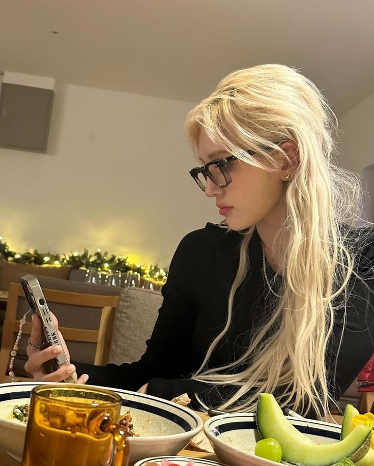Leviathelli83's tweet photo. Una comidita antes de ir a motelear con mi morrita...😋😋😋 #hotsale #méxico #somi #somibar #jeonsomi #asianbeauty https://t.co/ukUKld6rih