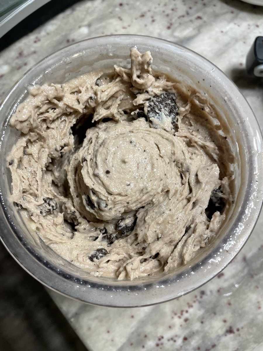 DeanTTraining's tweet photo. No better way to ring in June than by posting the GREATEST Ice Cream Recipe known to man:

- 240ml Fairlife Skim Milk
- 240ml Almond Milk Unsweetened Vanilla
- 51g True Nutrition Cookies N Cream Egg White Protein
- 30g Oreos Cookies N Creme Pudding Mix
- 4 Oreo Thins
- 2g Xanthan Gum

540 calories / 50g protein