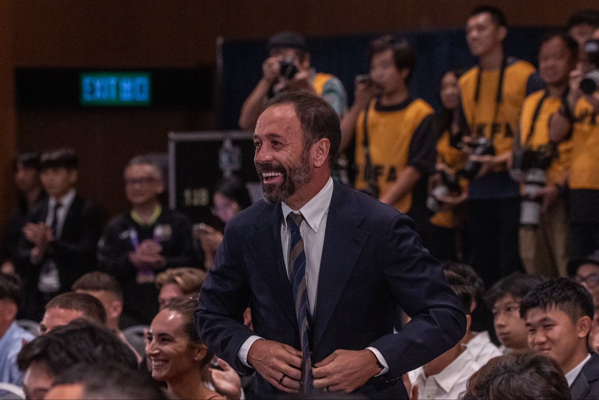 I_CALDERON_14's tweet photo. Unbeatable way to end a great season. Thanks to the club for letting me participate in the project, to my wife and children for always accompanying me, and to the fans, staff and especially the players for believing in the process! We are Kitchee!! https://t.co/nh9xcFDI41