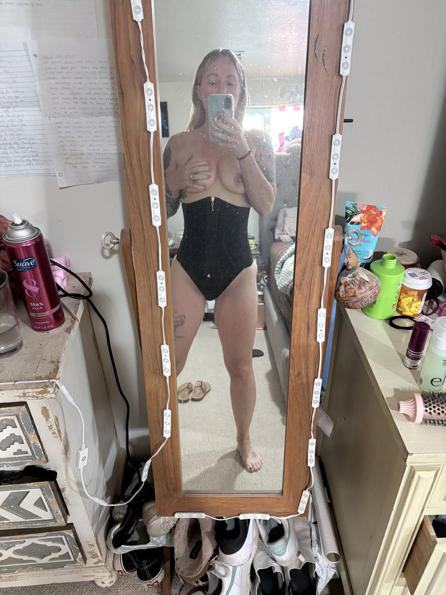 Mrandmrsfunland's tweet photo. MILF Monday #MilfMonday https://t.co/1RIiYCQyjO