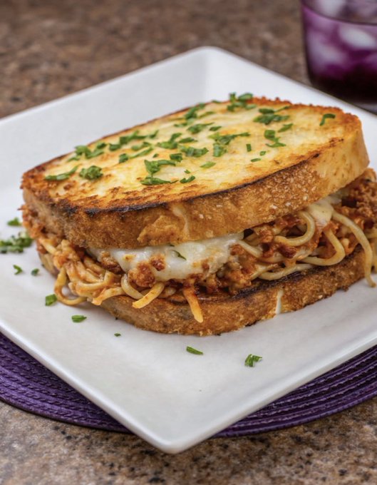 FoodPleaser's tweet photo. Be honest…. Would you try this? https://t.co/7UswteJKTG