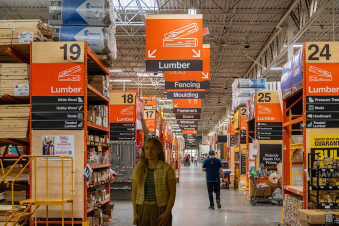dailyhatfacts's tweet photo. melissa fact #169 (submission):
she didn't fake her death, but rather got stuck in a home depot for 25 years. https://t.co/FgMDfvTzCY