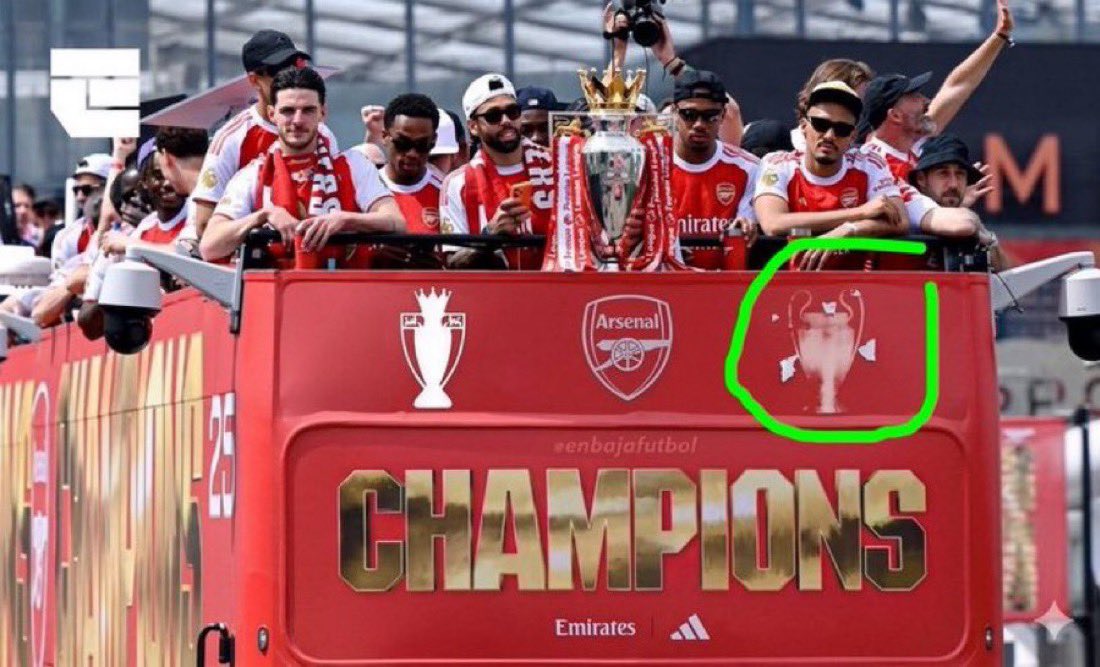 Bami_del3's tweet photo. @ArsenalBlessing 😂😂😂 https://t.co/dQlaqCjQup
