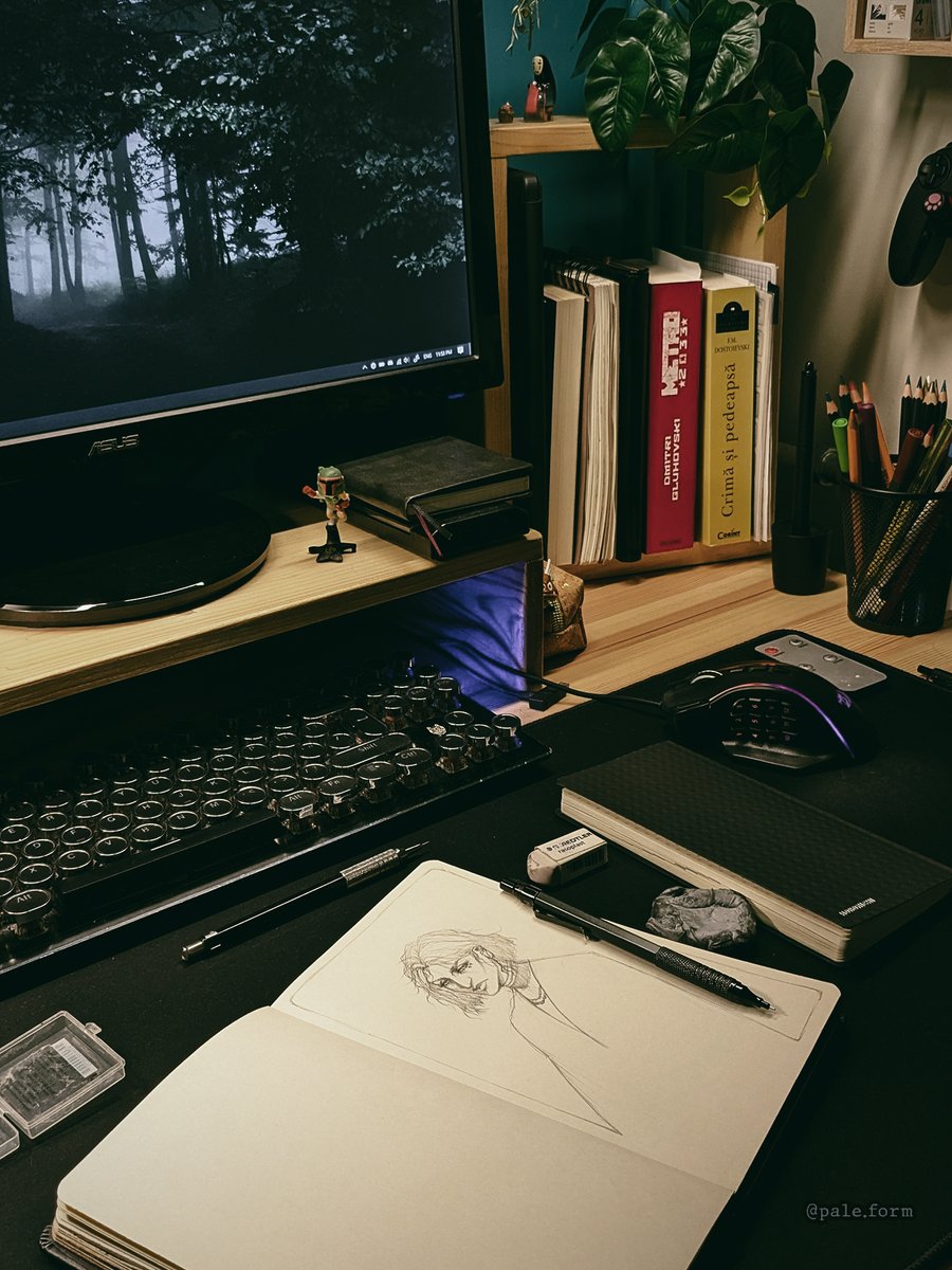 pale_form's tweet photo. It's been a while, and I figured I could try to give this place another chance, despite everything. 

I'm still in my little corner, doing my sketches and enjoying the start of summer.

#sketchbook #traditionalart https://t.co/kh27HY4aph