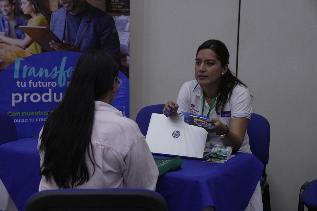 Corfecali's tweet photo. Así vivimos la 10° versión de Conexiones de Valor, un espacio que continúa conectando a las mipymes con grandes empresas de la región. 🤝✨
Desde la operación logística, en Corfecali continuamos aportando a la realización de escenarios que promueven el desarrollo empresarial. https://t.co/lmSTAmlpfW