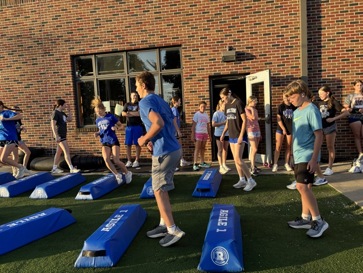 WeAreHolton's tweet photo. Summer strength and conditioning in full gear this week! https://t.co/3fSMEnYR2F