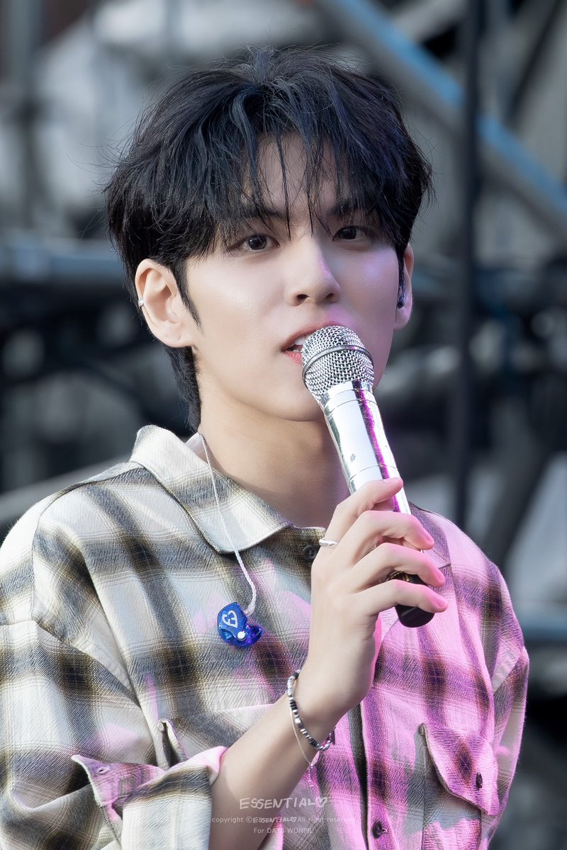 __ESSENTIAL's tweet photo. 260531 BML
#데이식스 #day6 #원필 #WONPIL https://t.co/abkdwP6ObR