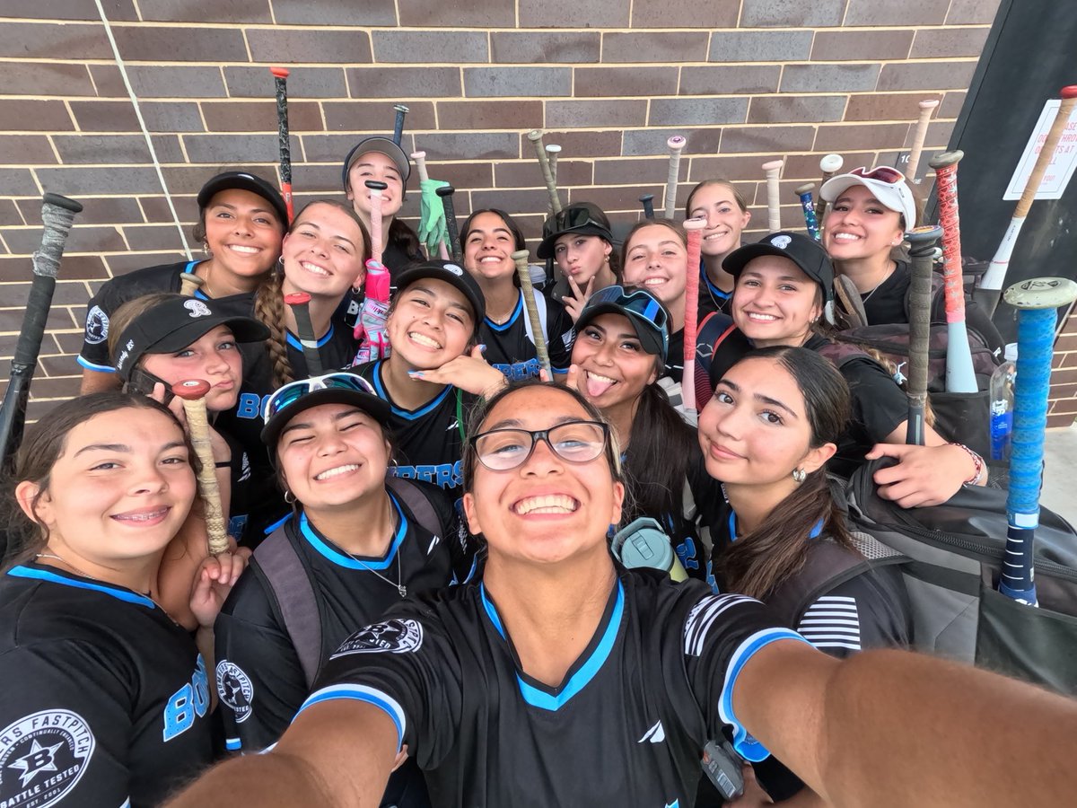 TxBombersDivine's tweet photo. Proud of how these girls started off our summer season! We went 4-1 against some tough competition and saw growth in all aspects of the game. Come check us out next weekend at the Hotshots Summer Exposure in Conroe, TX!
#bombersfastpitch
#bluebloods https://t.co/nWlMz7kqWr