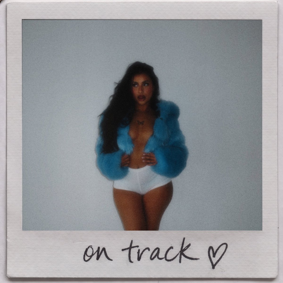 SOCANmusique's tweet photo. ✨ Chanson SOCAN de la semaine ✨ 
« On track » - Gaëlle

Écrite et composée par Gaëlle, Maze et Rose Adam
Production: Willy Wonder et Andrei Castañon
Arrangements et mixage: LucaTheProducer
Éditeur: Indépendante

🔗 Écoutez juste ici : https://t.co/szLwOsXOD1 https://t.co/YYEmaGAMKN