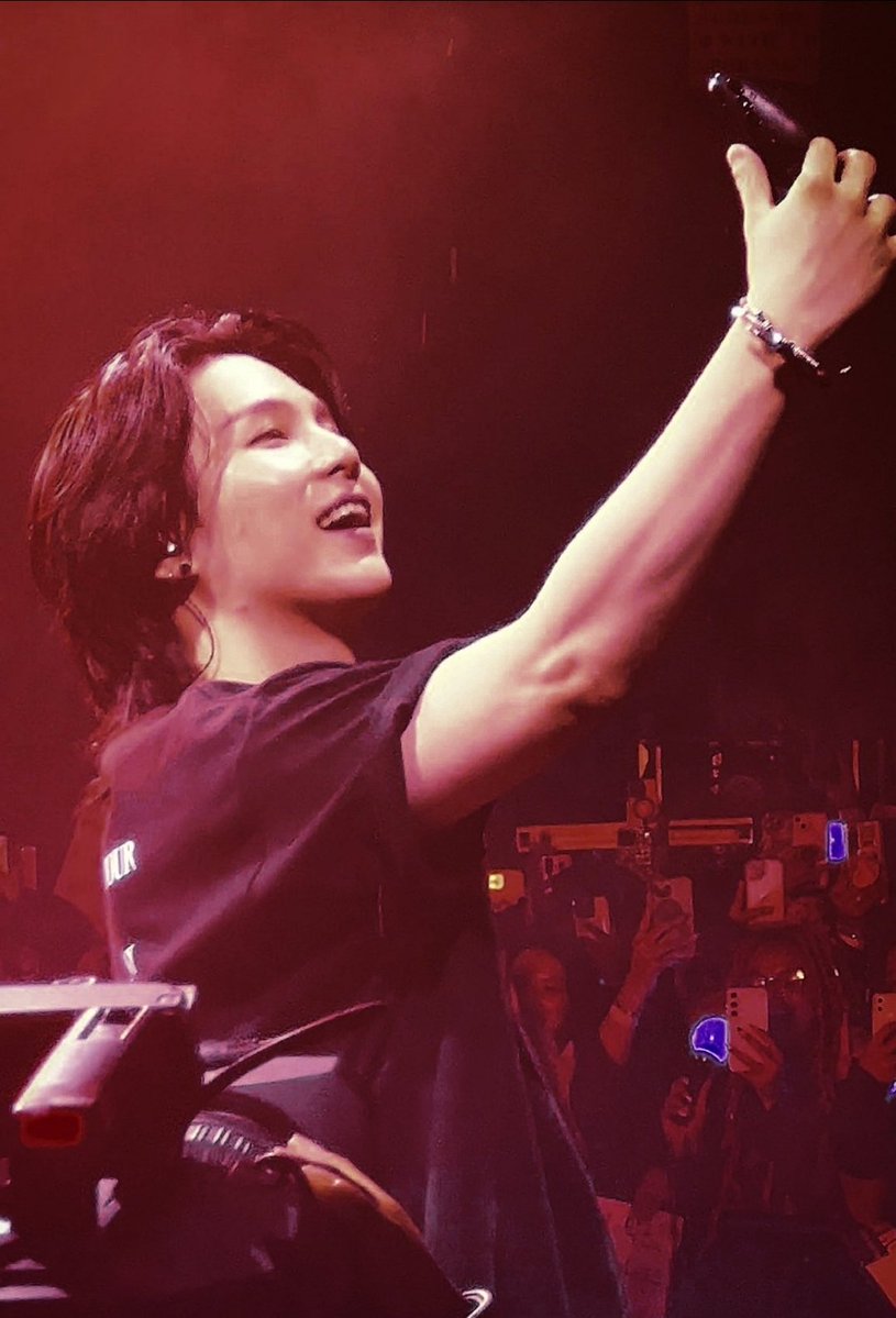 민 tweet media
