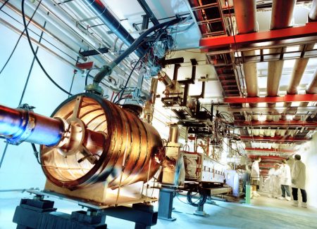 FermilabEd's tweet photo. Fermilab's neutrino experiment, DUNE, will have the world's most intense neutrino beam. This is done with a new particle accelerator, PIP-II. The 700-foot long device uses state-of-the-art superconducting cavities to make a proton beam with an energy of 800 million electronvolts. https://t.co/CKPSKC9brI