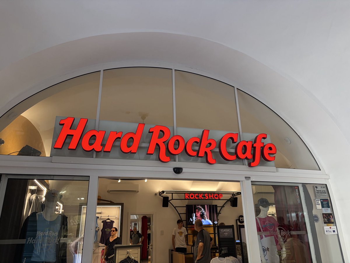 Tyzerdavies's tweet photo. Trip to @HardRock in Dubrovnik to get some lunch and check out the memorabilia https://t.co/XLFzuSrGK3