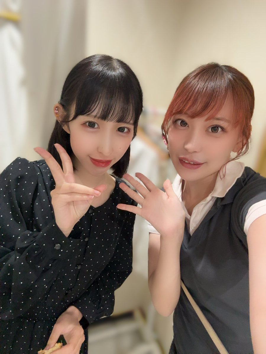 saechy1221's tweet photo. あまにょ♡ @connect_amane 

相変わらずガリガリでママは心配だよ😟
かわいい衣装とかわいい曲であまにょらしさ全開できてた！
もっとあまにょのいいとこ見つけてあげてー！ってきもち！！

デビューイベントきてくれてありがとう💛🤍 https://t.co/OS84B4OXDt