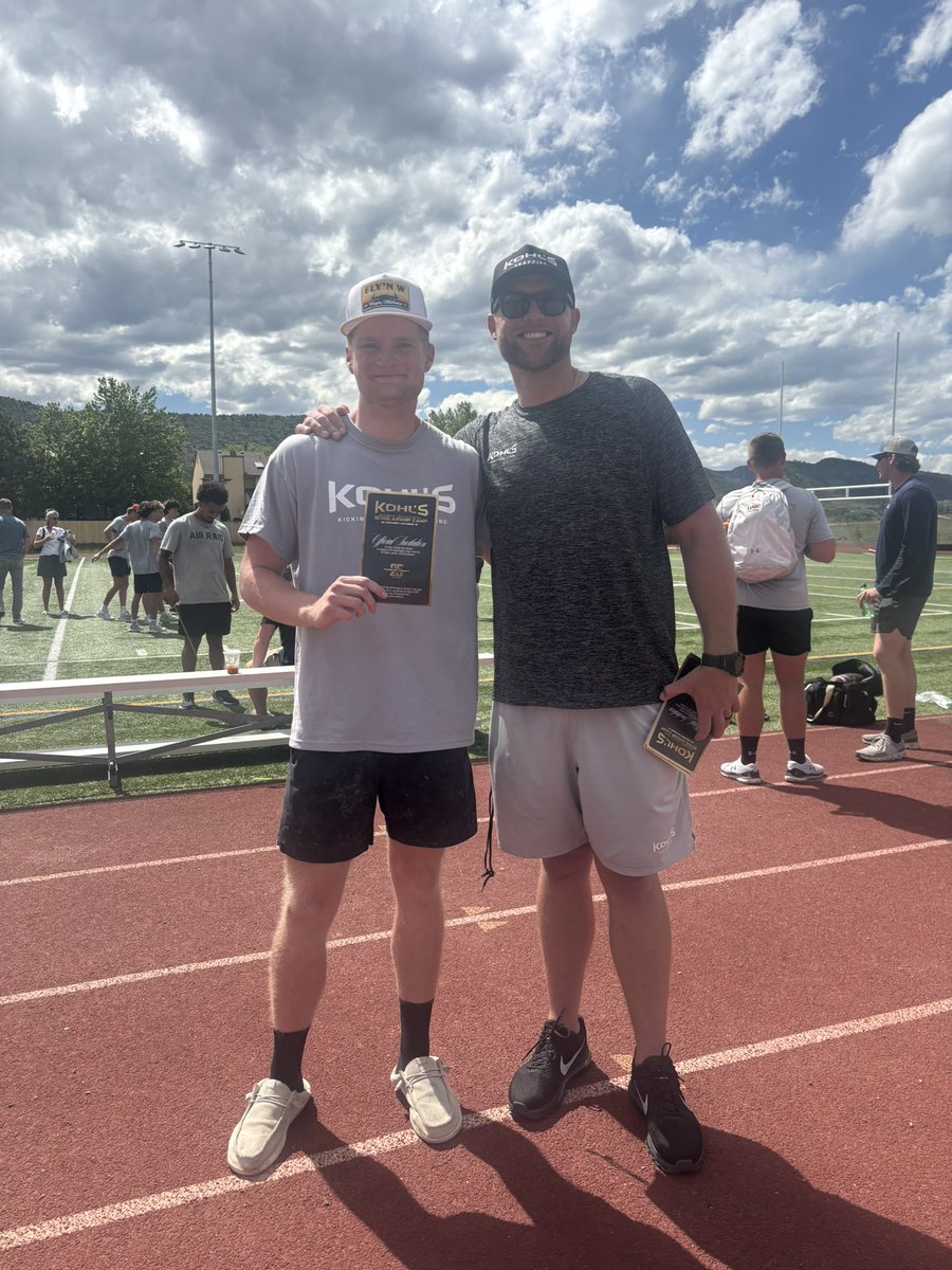 IsaacWig2027's tweet photo. Had a great time getting better over the weekend with @Coach_Casper, @WalkerHimebauch, @HILDE2024, @mbroughton76, and @AidenDecorte!

Thank you @KohlsSnapping for the opportunity!!

#AGTG #ClassOf2027 #LongSnapper https://t.co/hw2L1C2m7s