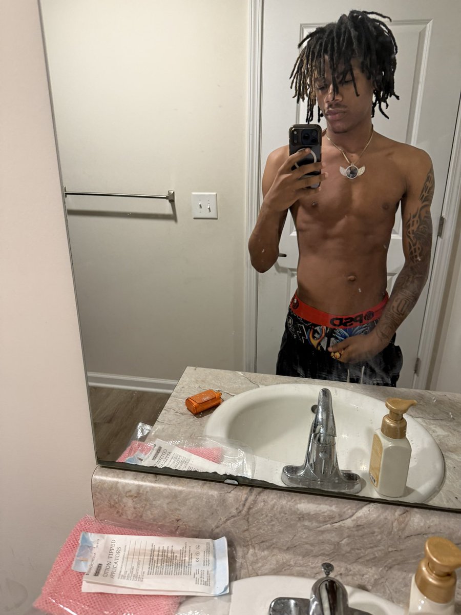 slimeyythuggaa's tweet photo. hmu fa content 📲 https://t.co/bqgLL2xLQU