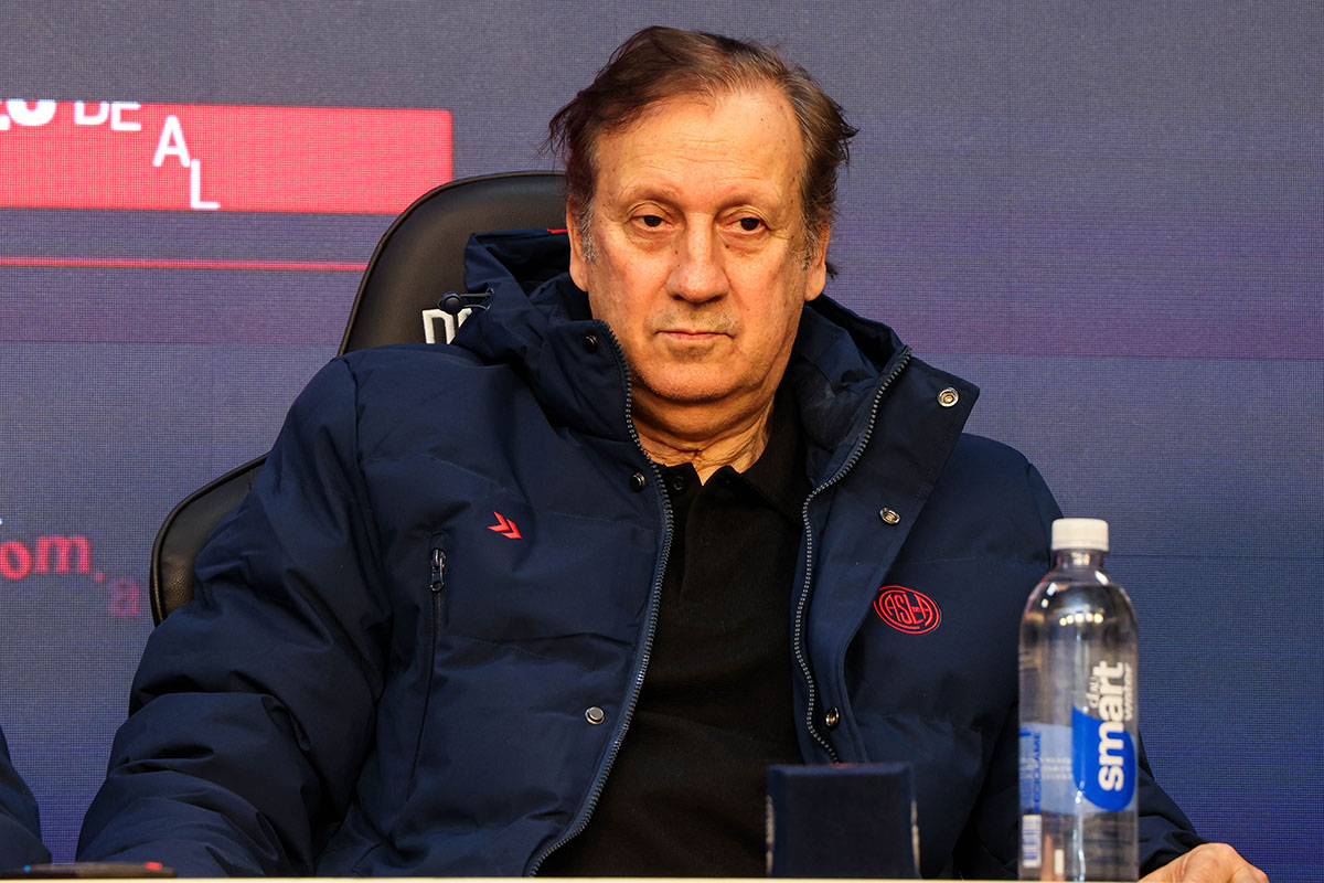 Juampiacuna's tweet photo. 🗣 "Los jugadores que están para jugar en primera, ya están en la primera. Sin embargo hay muchos buenos jugadores en reserva" #SanLorenzo 

🎙 Walter Perazzo en @DSportsRadio https://t.co/J2NWoVyrMN