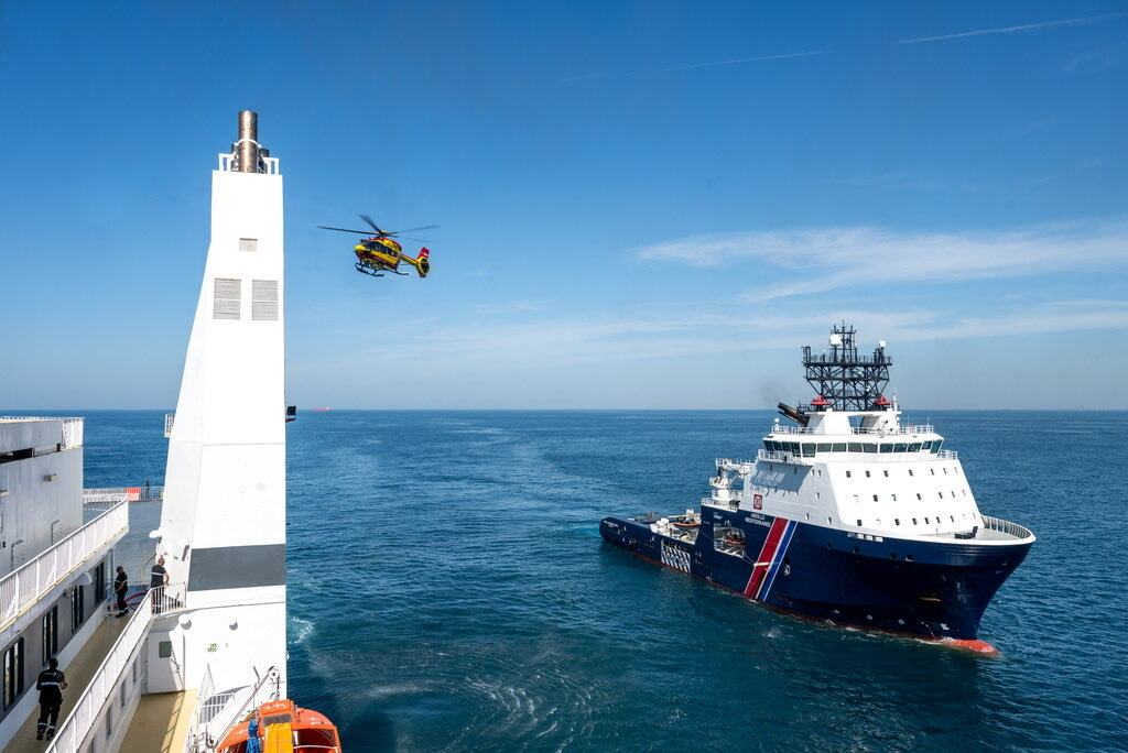 Premarmed's tweet photo. #CommuniquéDePresse | MASSILIANED 26 : Entraînement majeur d’assistance à navire en difficulté et de sauvetage maritime de grande ampleur au large de Marseille (13) 👉 https://t.co/vBxwh1vN3N https://t.co/Y73PcEh3HJ