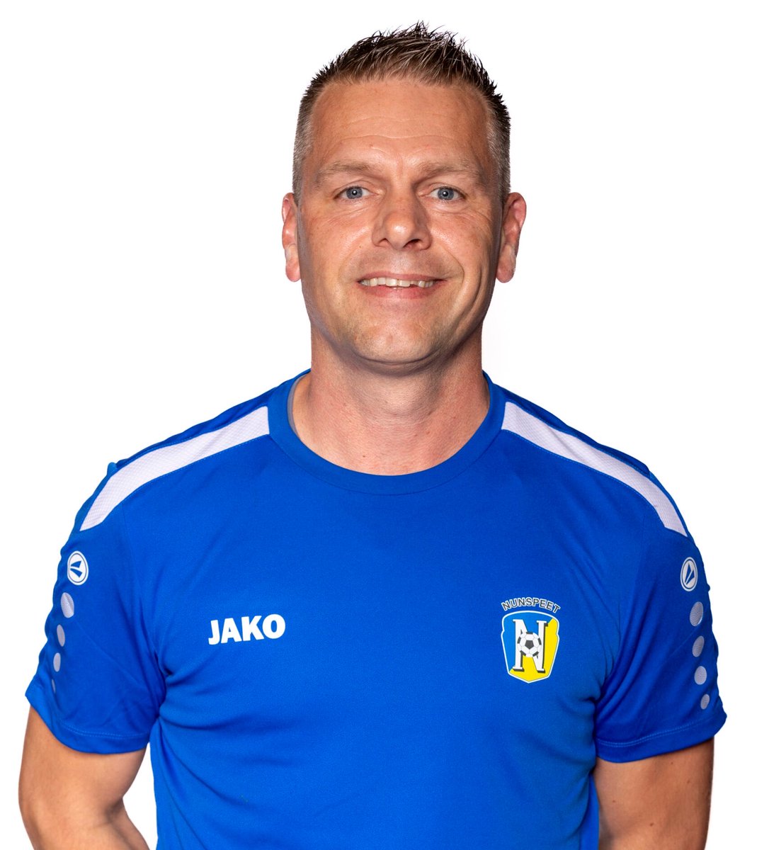 SVURK's tweet photo. 🗞️ Arnold van de Kolk nieuwe keepertrainer Urk 1 🗞️ https://t.co/XgjT8fjRgU #norvuren 💙🤍 https://t.co/RflDNajk0B