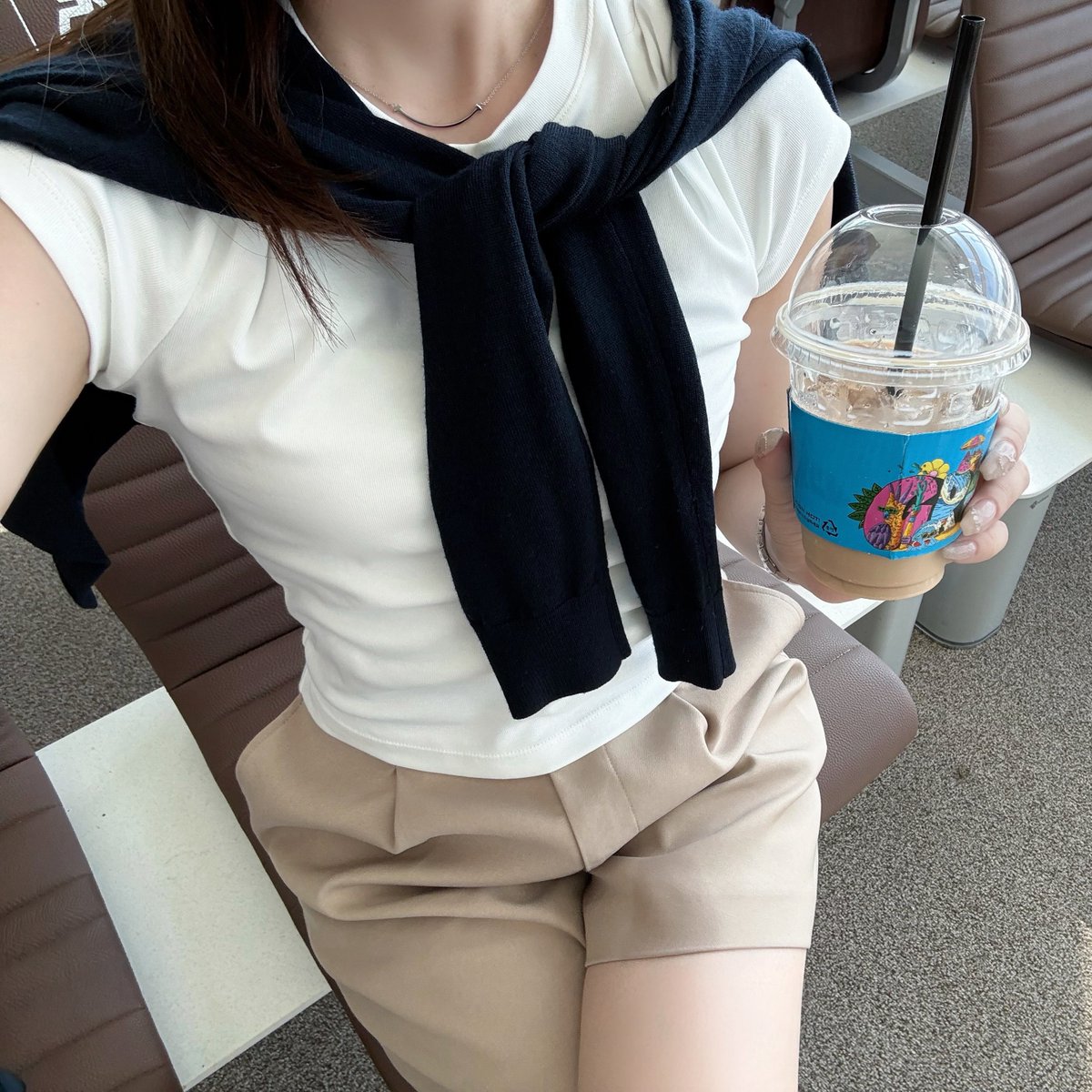 xqueen___a's tweet photo. 肩にかけてるのもUNIQLOメリノクルーネックカーディガン！サラサラ着心地良くて年中着てる！！ https://t.co/QdYW2EQPHn