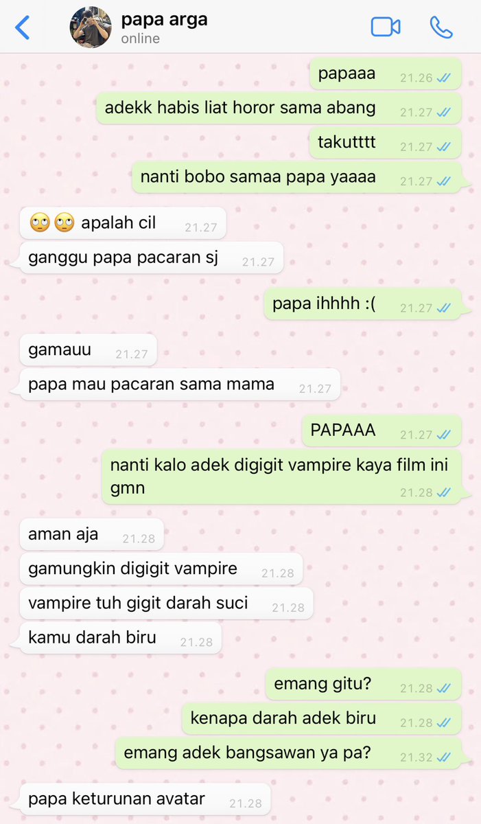 fantastiez's tweet photo. daily life papaga dan anak bungsunya.. https://t.co/n31HSosZGv