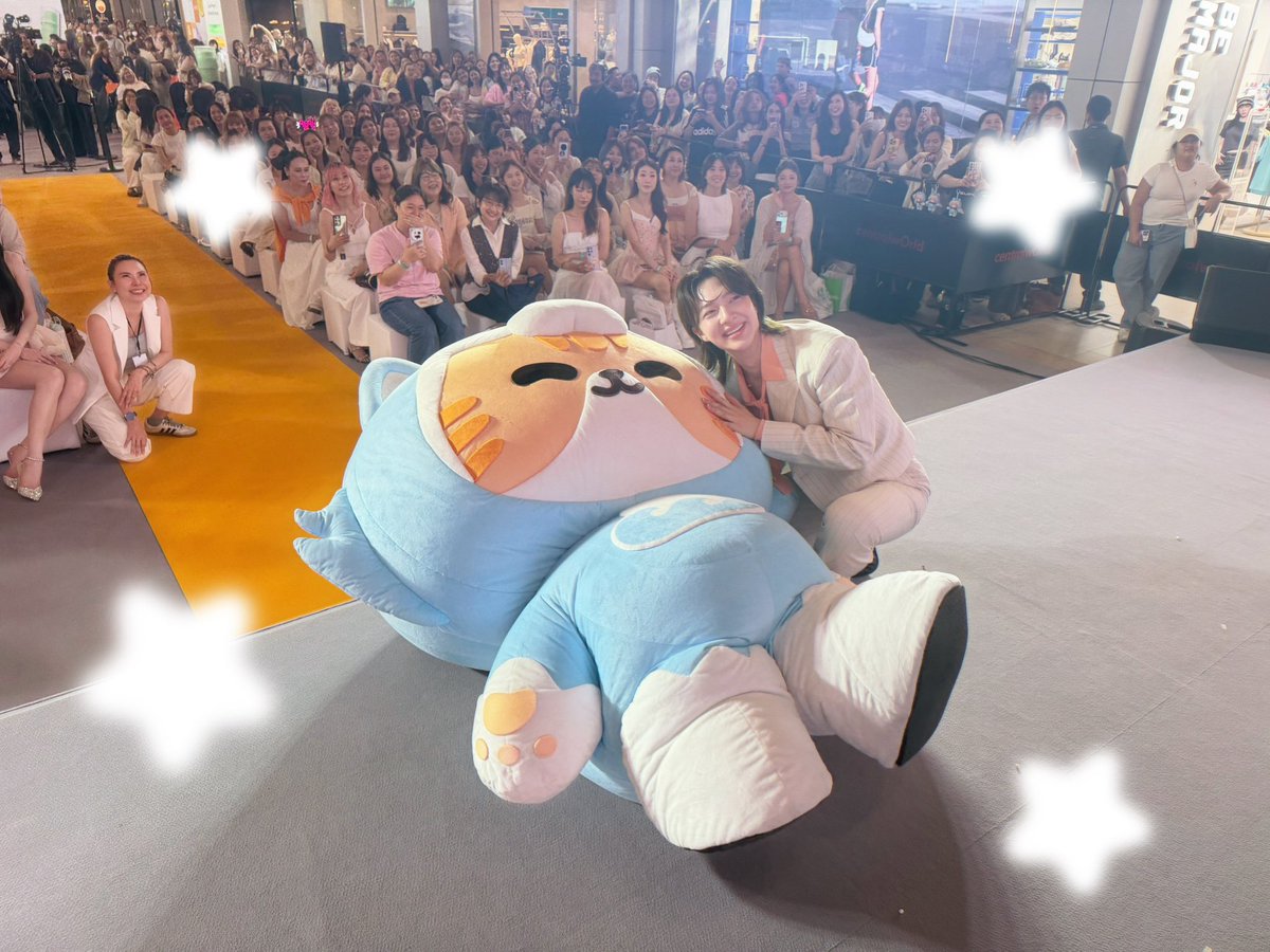 NongZon_Domundi's tweet photo. อะแฮ่มๆๆๆๆๆ เจ๋งมาขอบคุณอุนย่ายอุนปาพิ่สาวพิ่ชายทุ้กกกกคนเยย🤍🫶🏻
     และขอบคุณพิ่ @merci_skincare ทิ่มอบโอกาสหั้ยเจ๋งไปออกงานกับดิดี๊คนเก่งนะงับ วันนิหนุกมากกก ด้ายเล่นเกม พูดคุยกับย่าย ด้ายเจอพิ่โยชิ พิ่พั้นซ์((รักแมวจีงอ้ะป่าวว)) 🐱🤏🏻 เจ๋งตุ่นเต้นมาดดดด 
    วันนิมีความสุขจีง ๆ น้าาาา อยากออกมาวิ่งเล่นบ่อย ๆ เยยยย ดีจัยทิ่ด้ายเจอกันงับ 💗

MERCI NUNEW GENTLE FORMULA
#MerciLabProvenxNuNew 
#Merciนุนิวพิสูจน์เเล้วว่าอ่อนโยน 
#MercixNuNew
#NuNew #BabyNongZon
