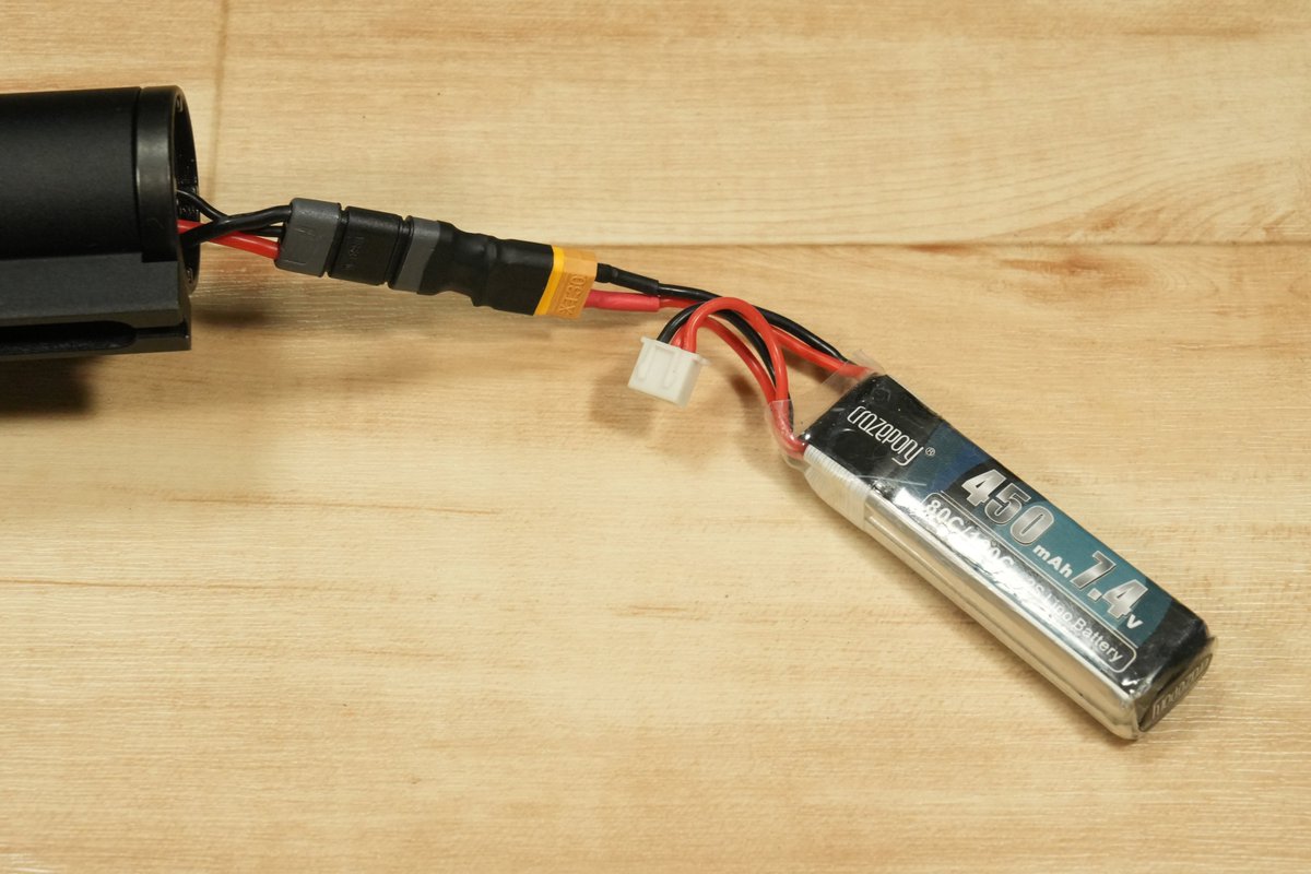 Evolutor_web's tweet photo. EVOLT RS、ストックを何にするかは未だに決まってないんですが、バッテリーの収納方法については決まったので変換コネクタを先に用意しました。 https://t.co/j56TZKzmXu