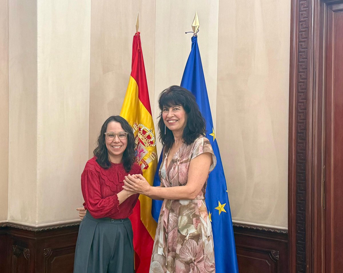 IgualdadGob's tweet photo. 🔴 La ministra de Igualdad, @_anaredondo_, ha reunido con la titular de Transparencia para el Pueblo de México, María Tanivet Ramos Reyes, para fortalecer la colaboración entre ambos países en materia de igualdad, transparencia y acceso a la información pública. https://t.co/NF1MKNOE08