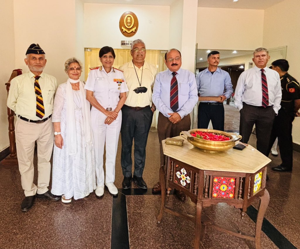 dgafms_mod's tweet photo. Surg VAdm Arti Sarin, #DGAFMS visited the Naval Hydrographic Office, Dehradun, where she was briefed on the rich legacy, pivotal role and diverse responsibilities of the premier hydrographic institution supporting maritime operations, navigation safety and national maritime interests.
During the visit, the #DGAFMS interacted with Naval Veterans and acknowledged their invaluable contributions to the Nation and the Armed Forces. She appreciated the Office’s enduring commitment to excellence, professionalism and service. 

@adgpi
@indiannavy
@IAF_MCC
@PIB_India 
@HQ_IDS_India 
@SpokespersonMoD

#DGAFMS
#AFMS