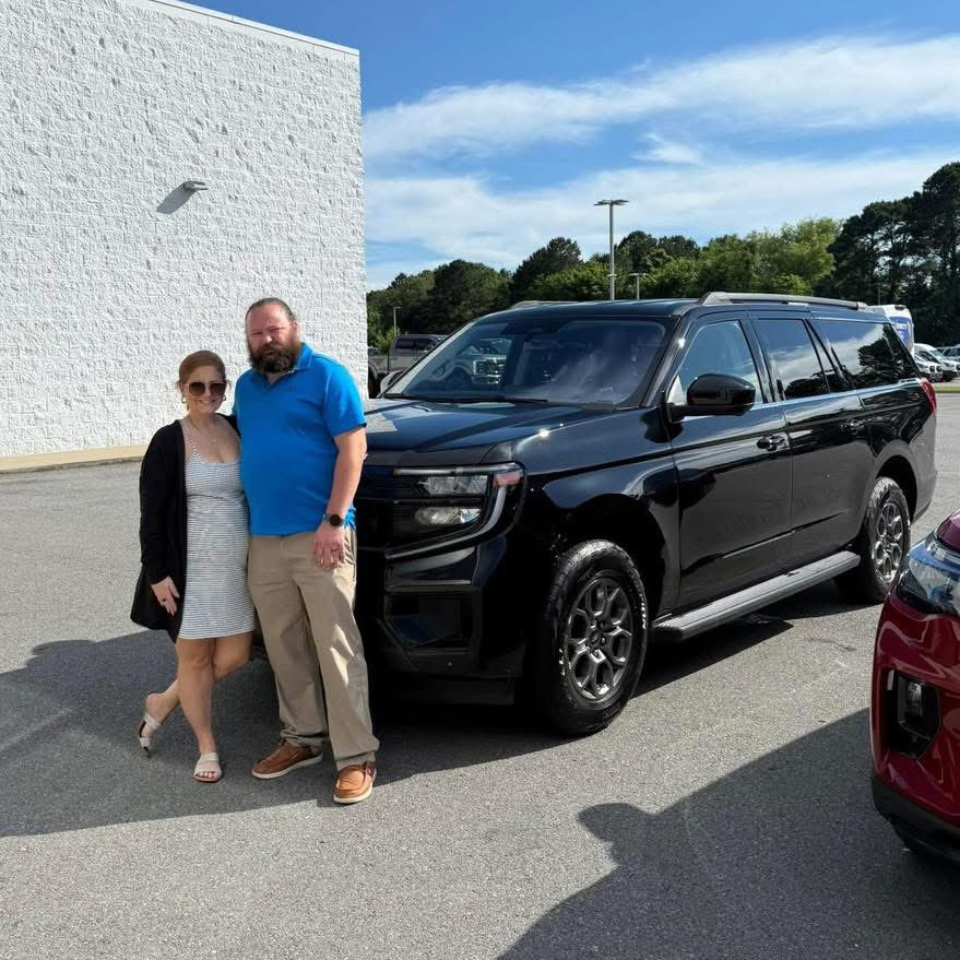 EverettFord_AR's tweet photo. #everettcustomerspotlight✨✨✨ 

Congratulations to China and Clay Simon on their new Expedition Max purchased from sales consultant, Josh Hanig! Thank you for choosing Everett, we appreciate your business! https://t.co/1EQmSEaaeQ