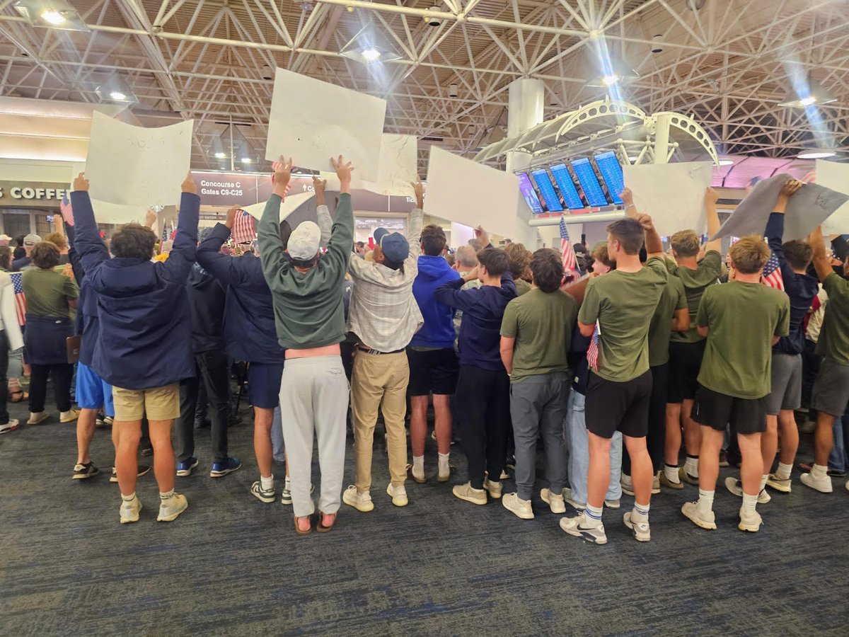 marquettehigh's tweet photo. After a recent Honor Flight, members of the Marquette High baseball team welcomed home Mission 86 veterans who served in World War II, Korea and Vietnam. 

It was a privilege to be part of such a meaningful moment and to help show gratitude to those who served our country. https://t.co/A1il3q8pK6