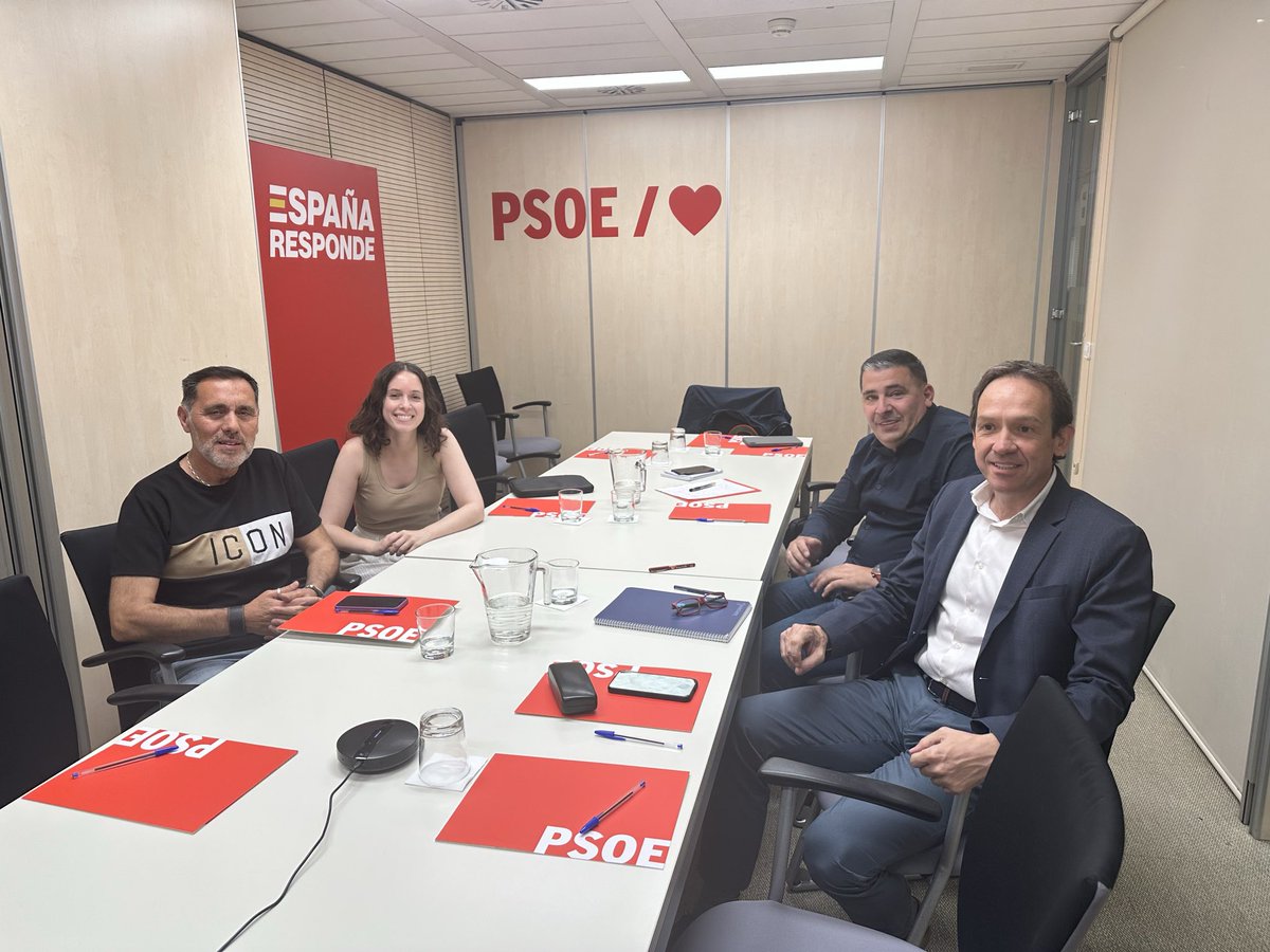 danielsenderos's tweet photo. 🐾 Hoy hemos celebrado una reunión del Grupo de Bienestar Animal del @PSOE un espacio de trabajo y compromiso en el que hemos abordado distintos temas clave para seguir avanzando en la protección y defensa de los derechos de los animales.
💜 Porque el progreso también se mide por cómo tratamos a quienes no tienen voz.