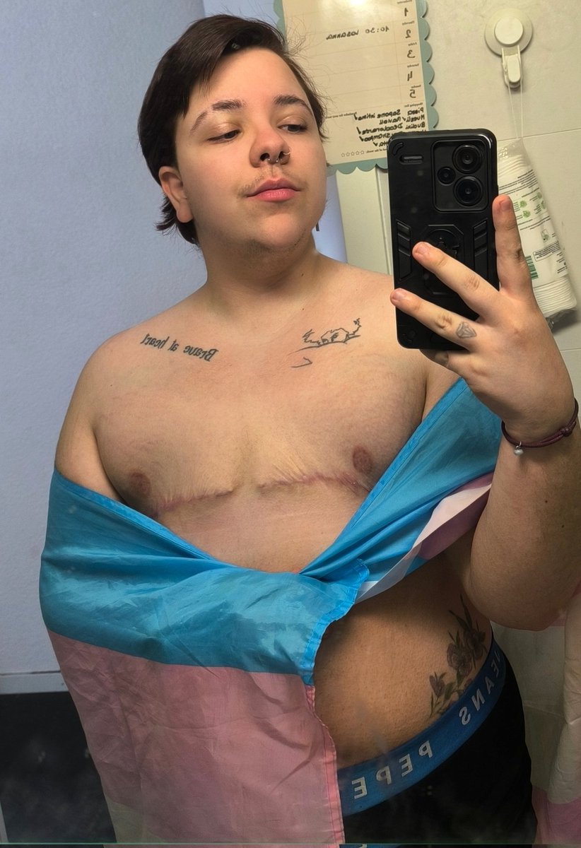 5keleton_flower's tweet photo. Happy Pride Month https://t.co/ttXRB1BuG4