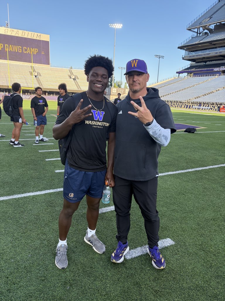 CaydenThom27's tweet photo. Had a Great day of work yesterday competing at the UW Top Dawg camp!!

Appreciate the coaching staff for the feedback especially Coach Odom. Ready to take these tools back to my team for the season!! https://t.co/NRTtnptnI7