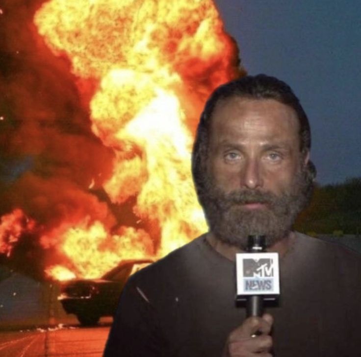 luasantna's tweet photo. Fiz meu namorado assistir twd sem spoiler e depois do 7×1 ele não quer mais nem saber de continuar assistindo SOS KKKKKKKKKKKKKK https://t.co/8mZvW9DXGL