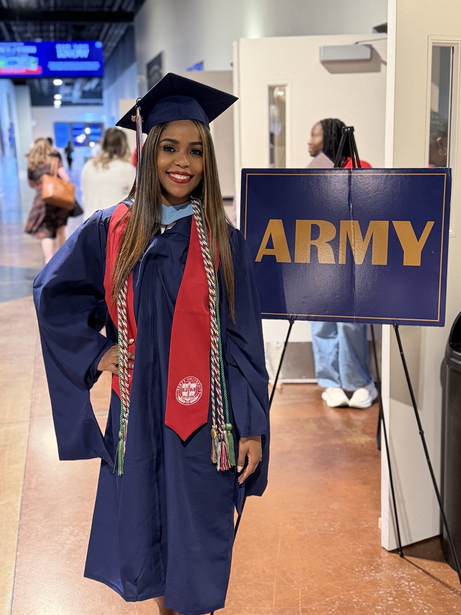 eneidy's tweet photo. I did it! Master's in Education Curriculum &amp; Instruction, and Foreign Language. Days and nights of hard work. Next step….✍🏽✍🏽 #Libertyuniversity #teacher https://t.co/ZZTUTRs8Pb