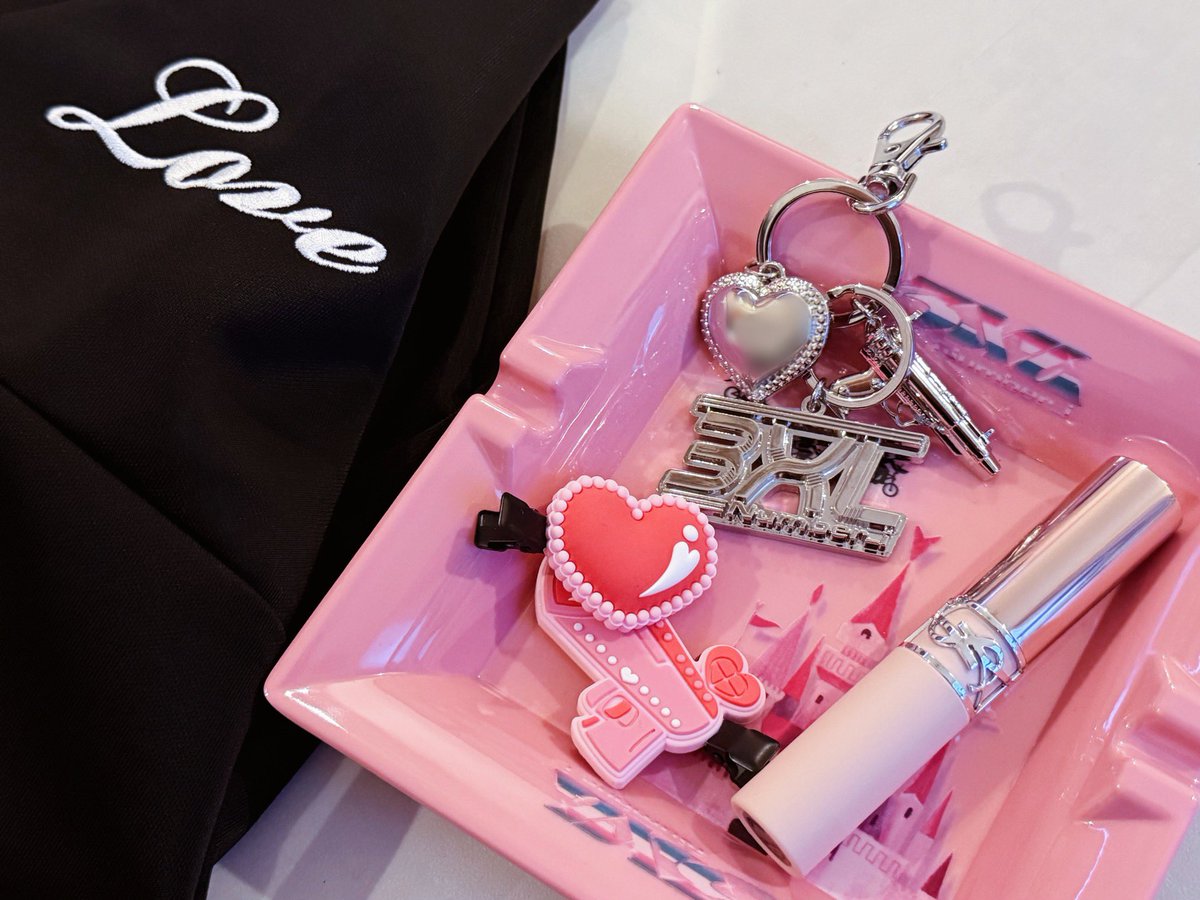 LPはマストで購入💘🛒´- そーいえば1回も着れてないフットボールシャツ