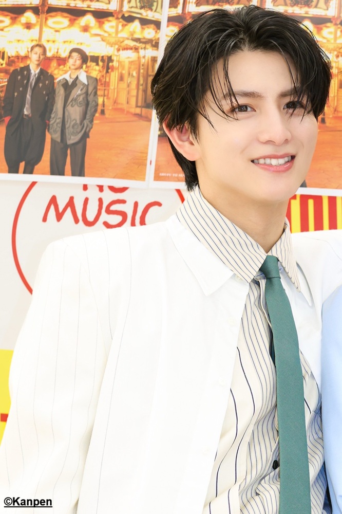_Kanpen's tweet photo. 【韓ペンオリジナル】～ 超特急 アロハ ＆ ハル ～
二人初の写真集
『BULLET TRAIN ALOHA&amp;HARU CONCEPT PHOTO BOOK　アイハヨルノイロ』発売！
囲み会見を実施
アロハルコンビの魅力が詰まった作品
詳しくレポ➡https://t.co/nicYaJXULL
#超特急
#アロハ  髙松アロハ
#ハル  柏木悠
#アイハヨルノイロ https://t.co/ogLFm07vLm