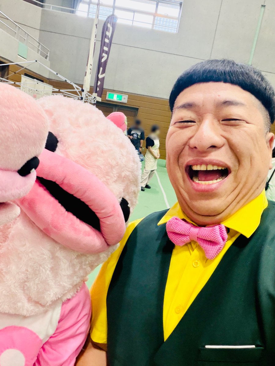 inamon19's tweet photo. 初めて会いましたが好きになりました。
イベントの後半水槽の魚を見つめていたので食べる気だったと思います。
イルカみたいです、いんじゃないのっ！！！ https://t.co/VgjtUeh5Y6