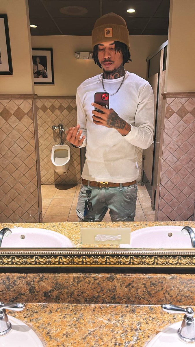 17Qua_'s tweet photo. 🖕🏽 https://t.co/VmiqFsRoZ3