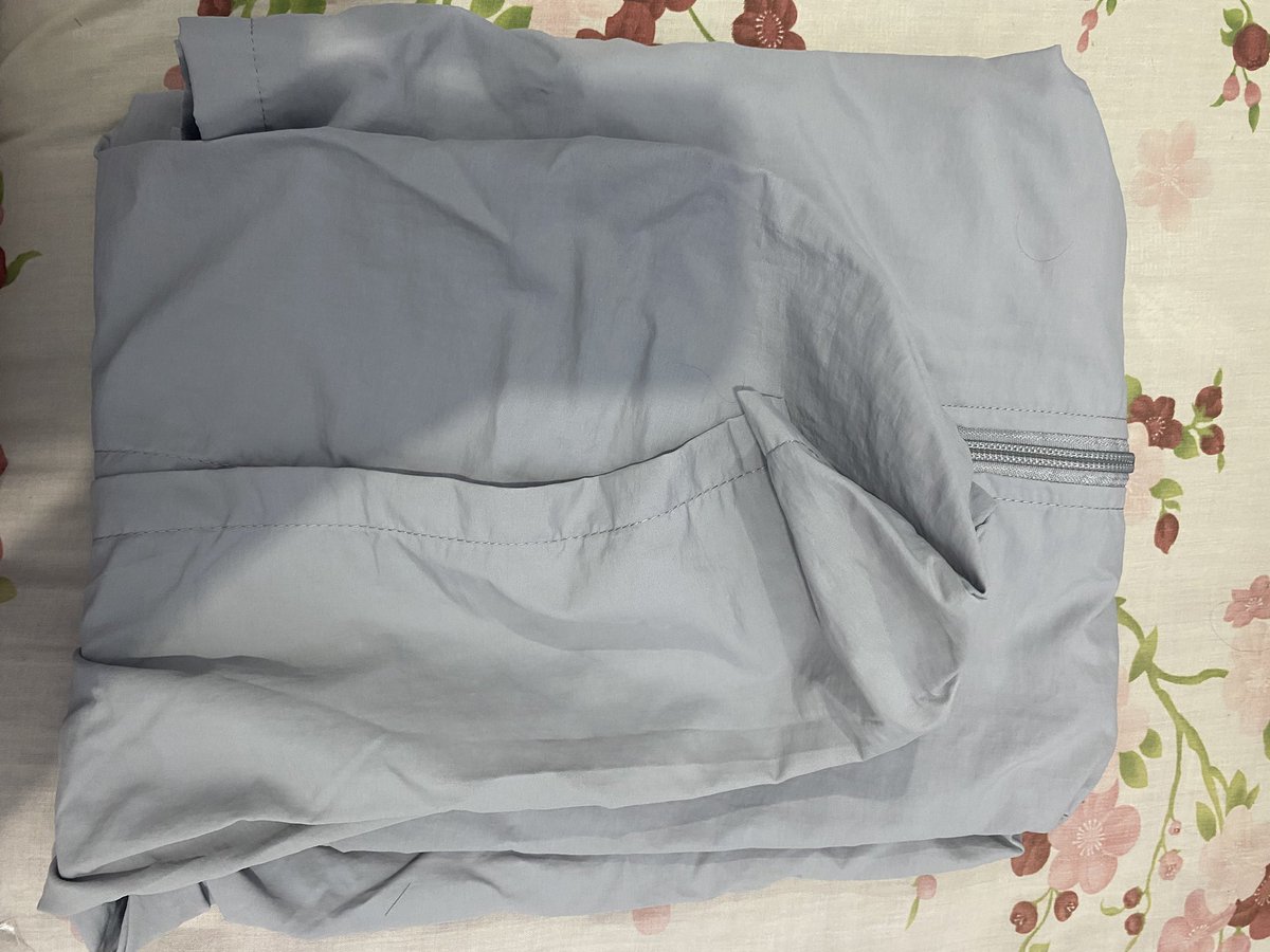marklvui's tweet photo. wtb jacket daiso original warm grey size M cuma 1 pcs aja guys ready stock

Baru try on aja belum dipake keluar samsek

💰Rp 135.000 aja guys udah include admin shopee

https://t.co/xbeS9pAGk8 https://t.co/yXMmabCpYM