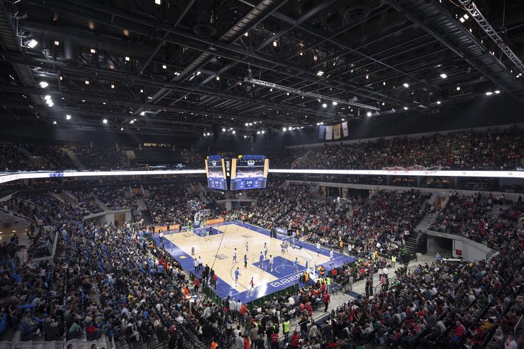 FernandezSurkov's tweet photo. 🚨🏀 A esta hora el Ministerio del Interior evalúa si el miércoles a la 1ra final pueden concurrir las 2 hinchadas….. 
INCREÍBLE…. https://t.co/XsGNjyHRGd